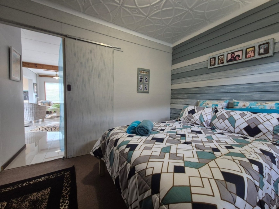 4 Bedroom Property for Sale in Stilbaai Wes Western Cape